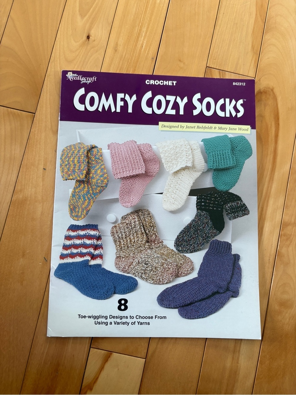 Crochet book magazine Comfy Cozy Socks 8 Patterns